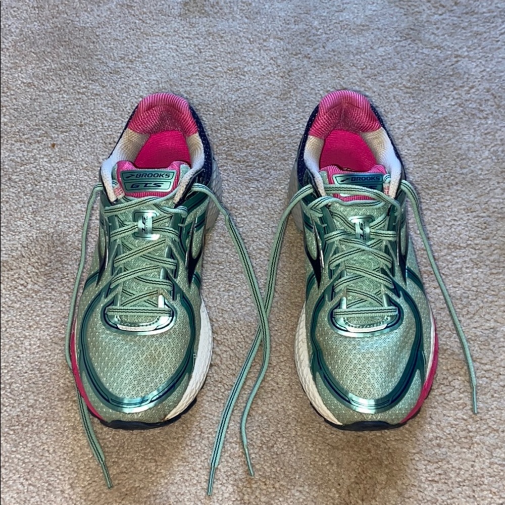 Brooks GTS 16th Edition Running Shoes